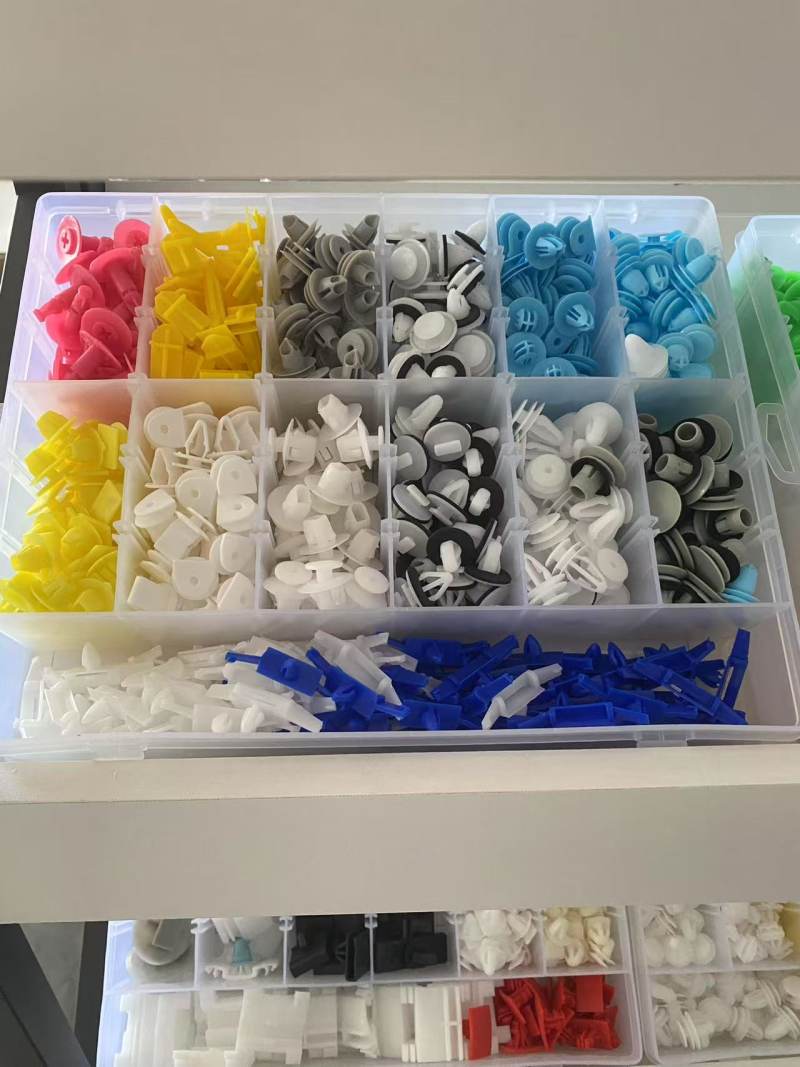 Car buckle 4 - Auto parts product from Yongcheng Auto Parts